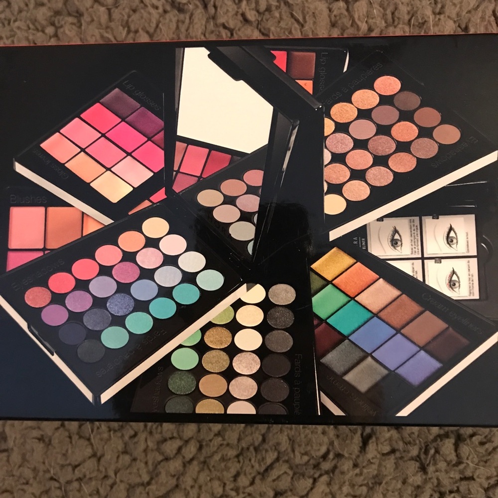 SEPHORA (New) 130 color makeup palette